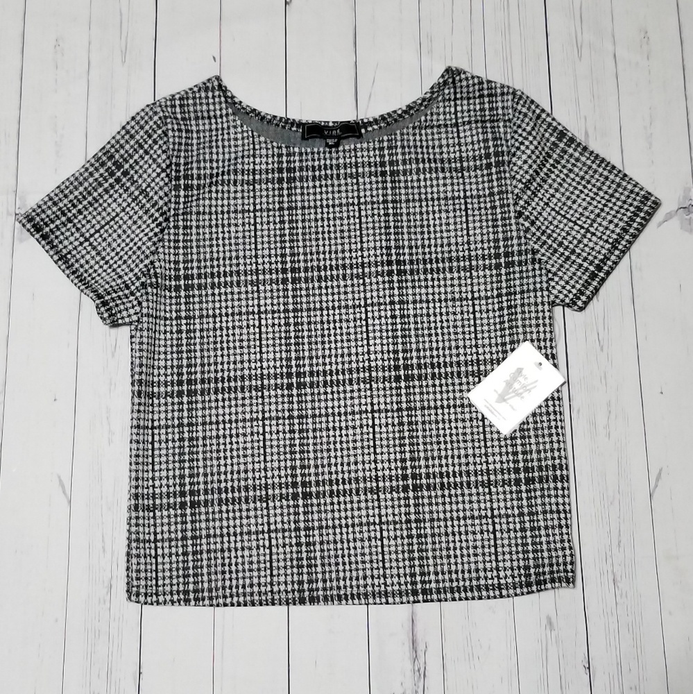 VIBE Sportswear Houndstooth Crop Top